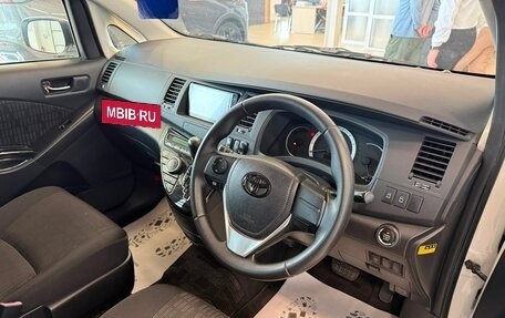 Toyota ISis I, 2012 год, 1 379 000 рублей, 11 фотография