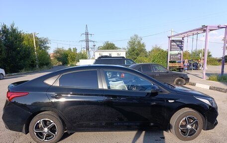 Hyundai Solaris II рестайлинг, 2017 год, 1 250 000 рублей, 7 фотография
