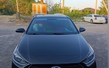Hyundai Solaris II рестайлинг, 2017 год, 1 250 000 рублей, 2 фотография