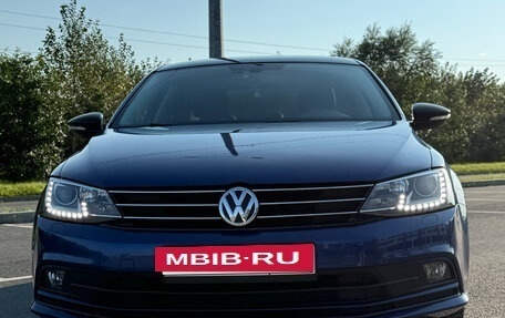 Volkswagen Jetta VI, 2018 год, 1 900 000 рублей, 2 фотография