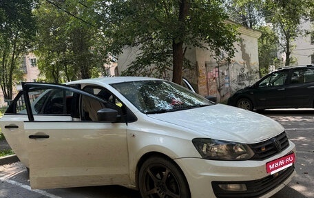 Volkswagen Polo VI (EU Market), 2017 год, 900 000 рублей, 2 фотография