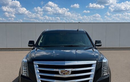 Cadillac Escalade IV, 2018 год, 4 977 000 рублей, 2 фотография