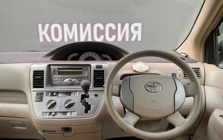Toyota Raum II, 2005 год, 605 000 рублей, 13 фотография