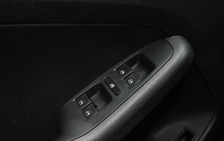 Volkswagen Jetta VI, 2014 год, 1 000 000 рублей, 13 фотография