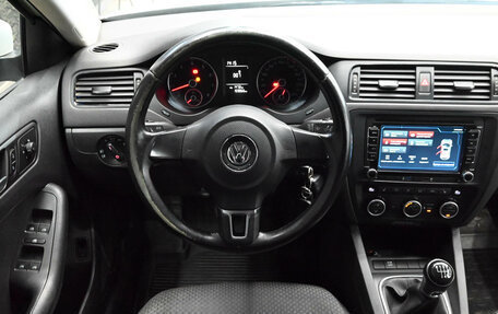 Volkswagen Jetta VI, 2014 год, 1 000 000 рублей, 12 фотография