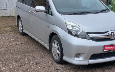 Toyota ISis I, 2011 год, 1 400 000 рублей, 1 фотография