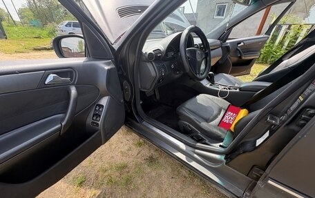 Mercedes-Benz C-Класс, 2004 год, 570 000 рублей, 1 фотография