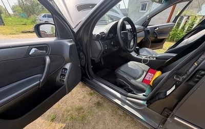 Mercedes-Benz C-Класс, 2004 год, 570 000 рублей, 1 фотография