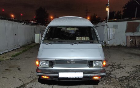 Toyota Town Ace I, 1981 год, 180 000 рублей, 1 фотография