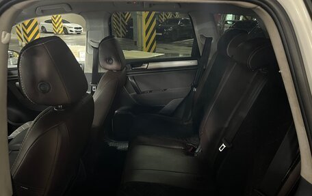 Volkswagen Touareg III, 2011 год, 1 900 000 рублей, 8 фотография