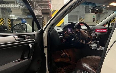 Volkswagen Touareg III, 2011 год, 1 900 000 рублей, 5 фотография