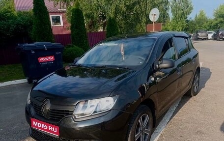 Renault Sandero II рестайлинг, 2015 год, 615 000 рублей, 1 фотография
