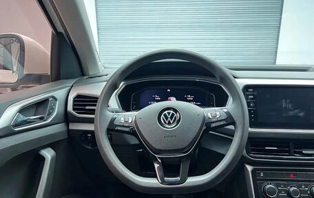 Volkswagen T-Cross I, 2022 год, 1 985 000 рублей, 9 фотография