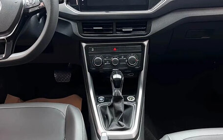 Volkswagen T-Cross I, 2022 год, 1 985 000 рублей, 11 фотография