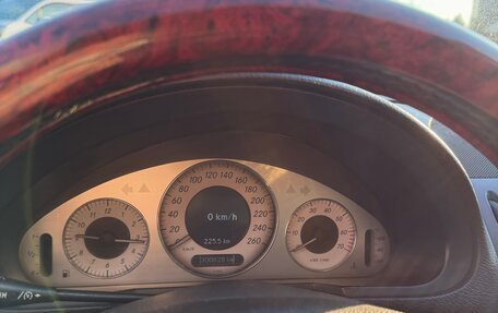 Mercedes-Benz E-Класс, 2004 год, 850 000 рублей, 8 фотография