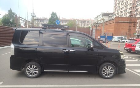 Toyota Voxy II, 2012 год, 1 420 000 рублей, 4 фотография