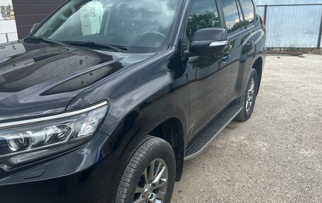 Toyota Land Cruiser Prado 150 рестайлинг 2, 2020 год, 6 000 000 рублей, 4 фотография
