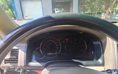 Toyota Land Cruiser Prado 120 рестайлинг, 2004 год, 1 800 000 рублей, 13 фотография