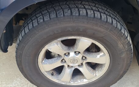 Toyota Land Cruiser Prado 120 рестайлинг, 2004 год, 1 800 000 рублей, 23 фотография
