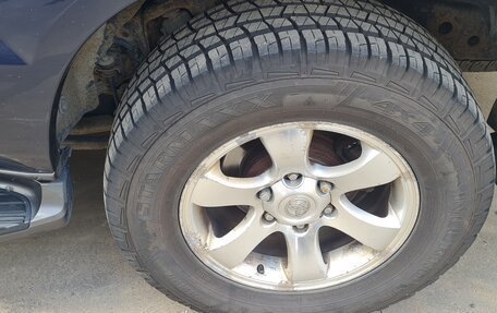 Toyota Land Cruiser Prado 120 рестайлинг, 2004 год, 1 800 000 рублей, 22 фотография
