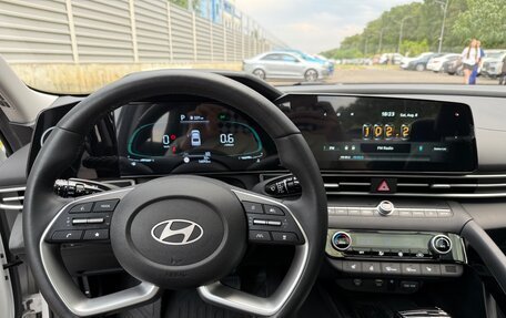 Hyundai Elantra, 2023 год, 2 190 000 рублей, 13 фотография