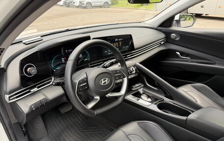 Hyundai Elantra, 2023 год, 2 190 000 рублей, 15 фотография