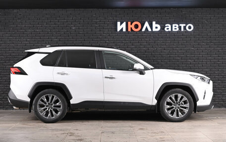 Toyota RAV4, 2020 год, 3 450 000 рублей, 7 фотография