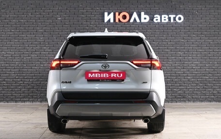 Toyota RAV4, 2020 год, 3 450 000 рублей, 5 фотография