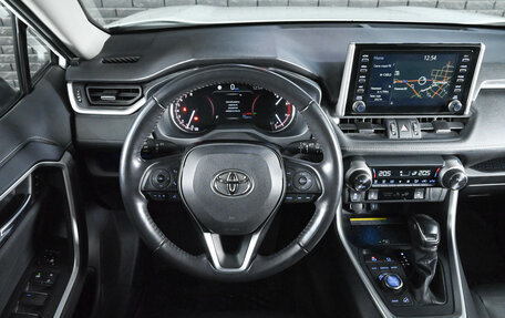 Toyota RAV4, 2020 год, 3 450 000 рублей, 12 фотография