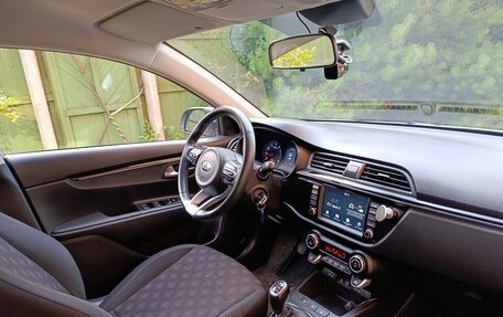 KIA Rio IV, 2018 год, 1 620 000 рублей, 6 фотография