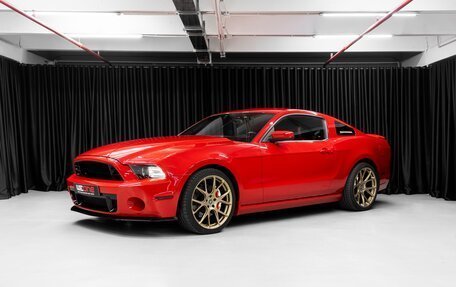 Ford Mustang VI рестайлинг, 2012 год, 1 900 000 рублей, 1 фотография