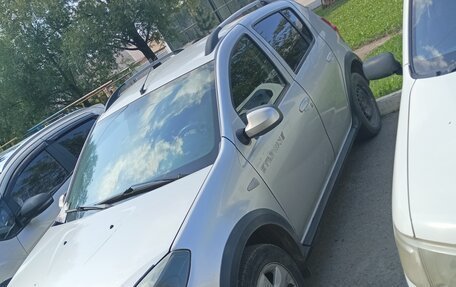 Renault Sandero I, 2013 год, 599 900 рублей, 2 фотография