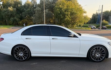 Mercedes-Benz E-Класс, 2020 год, 3 750 000 рублей, 3 фотография