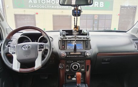 Toyota Land Cruiser Prado 150 рестайлинг 2, 2015 год, 3 800 000 рублей, 7 фотография