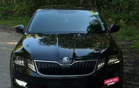Skoda Octavia, 2017 год, 1 990 000 рублей, 3 фотография