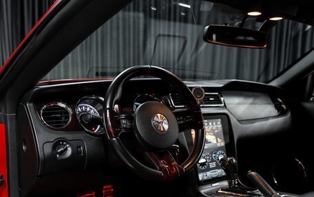 Ford Mustang VI рестайлинг, 2012 год, 1 900 000 рублей, 7 фотография