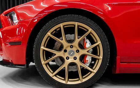 Ford Mustang VI рестайлинг, 2012 год, 1 900 000 рублей, 13 фотография