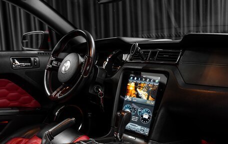 Ford Mustang VI рестайлинг, 2012 год, 1 900 000 рублей, 8 фотография