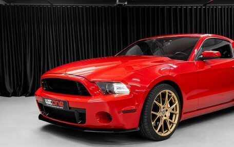 Ford Mustang VI рестайлинг, 2012 год, 1 900 000 рублей, 11 фотография