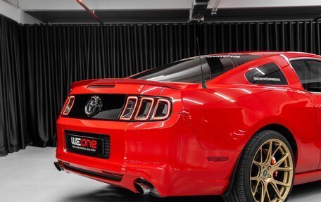 Ford Mustang VI рестайлинг, 2012 год, 1 900 000 рублей, 12 фотография