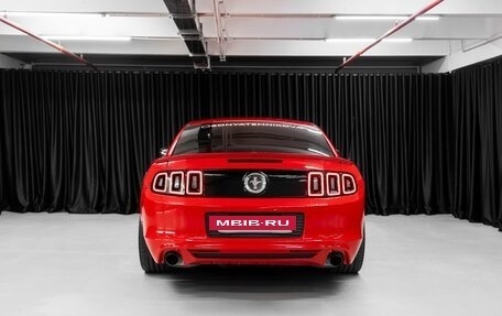 Ford Mustang VI рестайлинг, 2012 год, 1 900 000 рублей, 3 фотография