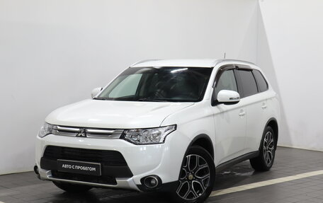 Mitsubishi Outlander III рестайлинг 3, 2014 год, 1 490 000 рублей, 1 фотография