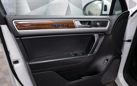 Volkswagen Touareg III, 2015 год, 2 550 000 рублей, 6 фотография