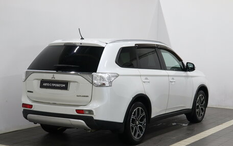 Mitsubishi Outlander III рестайлинг 3, 2014 год, 1 490 000 рублей, 3 фотография