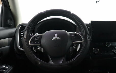 Mitsubishi Outlander III рестайлинг 3, 2014 год, 1 490 000 рублей, 10 фотография