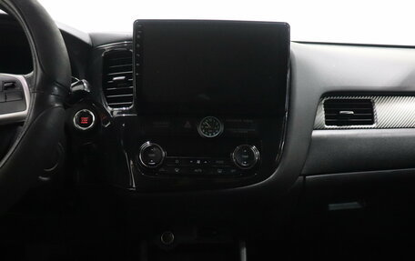 Mitsubishi Outlander III рестайлинг 3, 2014 год, 1 490 000 рублей, 12 фотография
