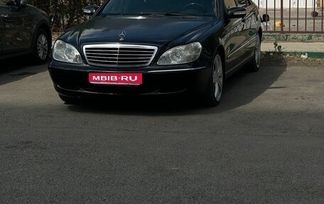 Mercedes-Benz S-Класс, 2002 год, 1 100 000 рублей, 1 фотография