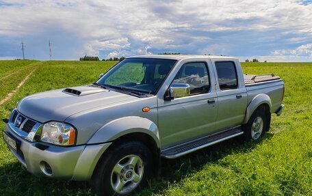 Nissan NP300, 2012 год, 1 250 000 рублей, 3 фотография