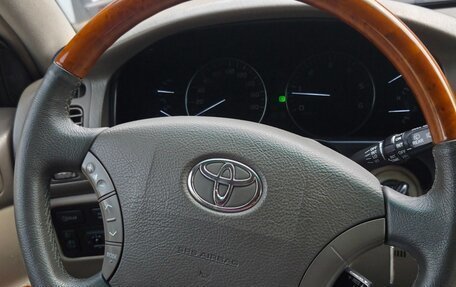 Toyota Land Cruiser 100 рестайлинг 2, 2007 год, 3 300 000 рублей, 16 фотография