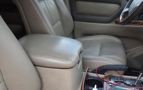 Toyota Land Cruiser 100 рестайлинг 2, 2007 год, 3 300 000 рублей, 21 фотография